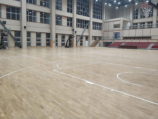 木地板籃球場是用什么材質(zhì)的地板裝成？你了解多少呢？