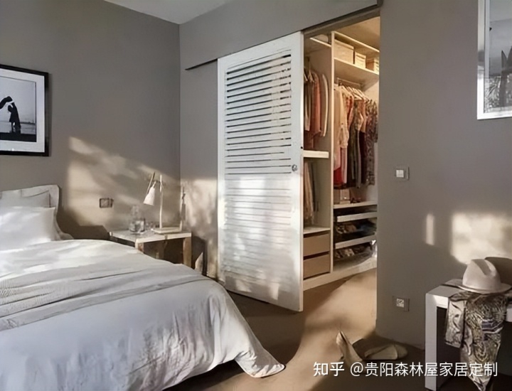 新房裝修，小戶型衣帽間怎么設(shè)計(jì)？教你4招輕松搞定