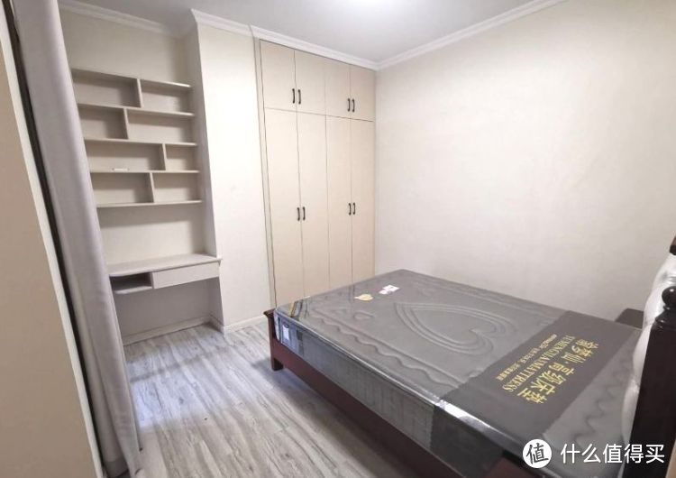 買不起別墅可以看看躍層，128㎡三室兩廳大躍層，堪稱空中別墅