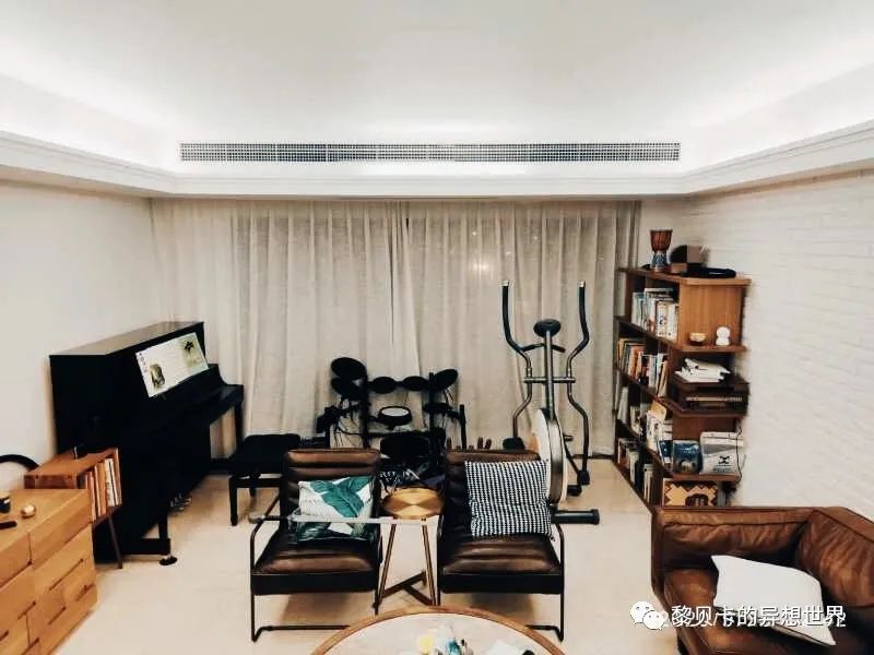 內(nèi)衣店裝修圖_內(nèi)衣實體店裝修風(fēng)格圖_內(nèi)衣飾品店裝修圖片