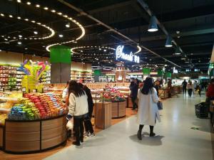 超市店鋪設(shè)計,超市室內(nèi)設(shè)計圖,超市零食區(qū)擺放設(shè)計，0163585ca5520da801208f8bb0dd15.jpg