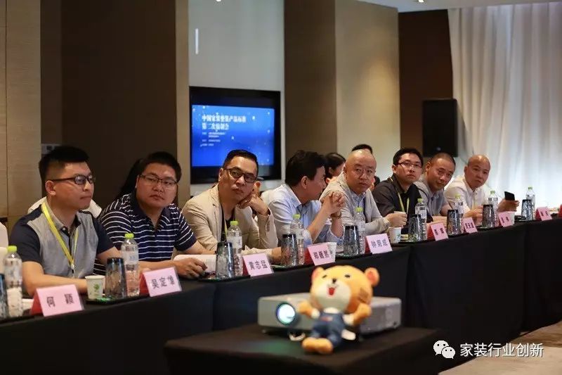 咖啡廳裝修效果圖 設(shè)計(jì)_上海裝修展會春亭設(shè)計(jì)棒_青島裝修設(shè)計(jì)