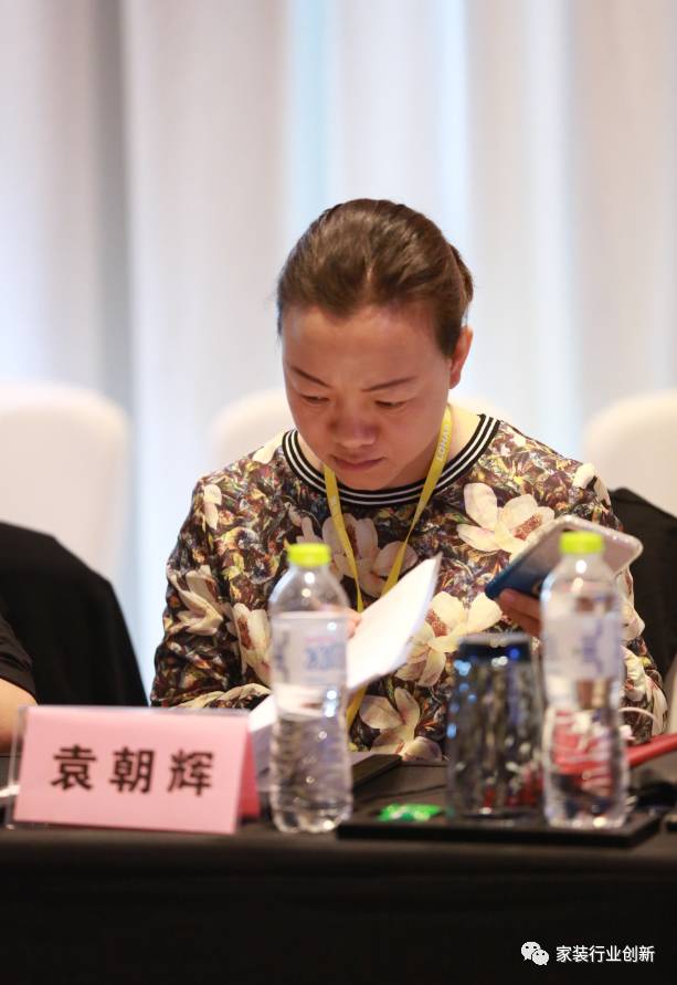 咖啡廳裝修效果圖 設(shè)計(jì)_青島裝修設(shè)計(jì)_上海裝修展會春亭設(shè)計(jì)棒