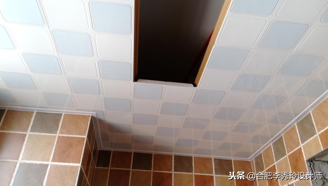老公衛(wèi)生間非做吊頂，預(yù)算都不夠了！機(jī)智選了這種材質(zhì)，便宜好看